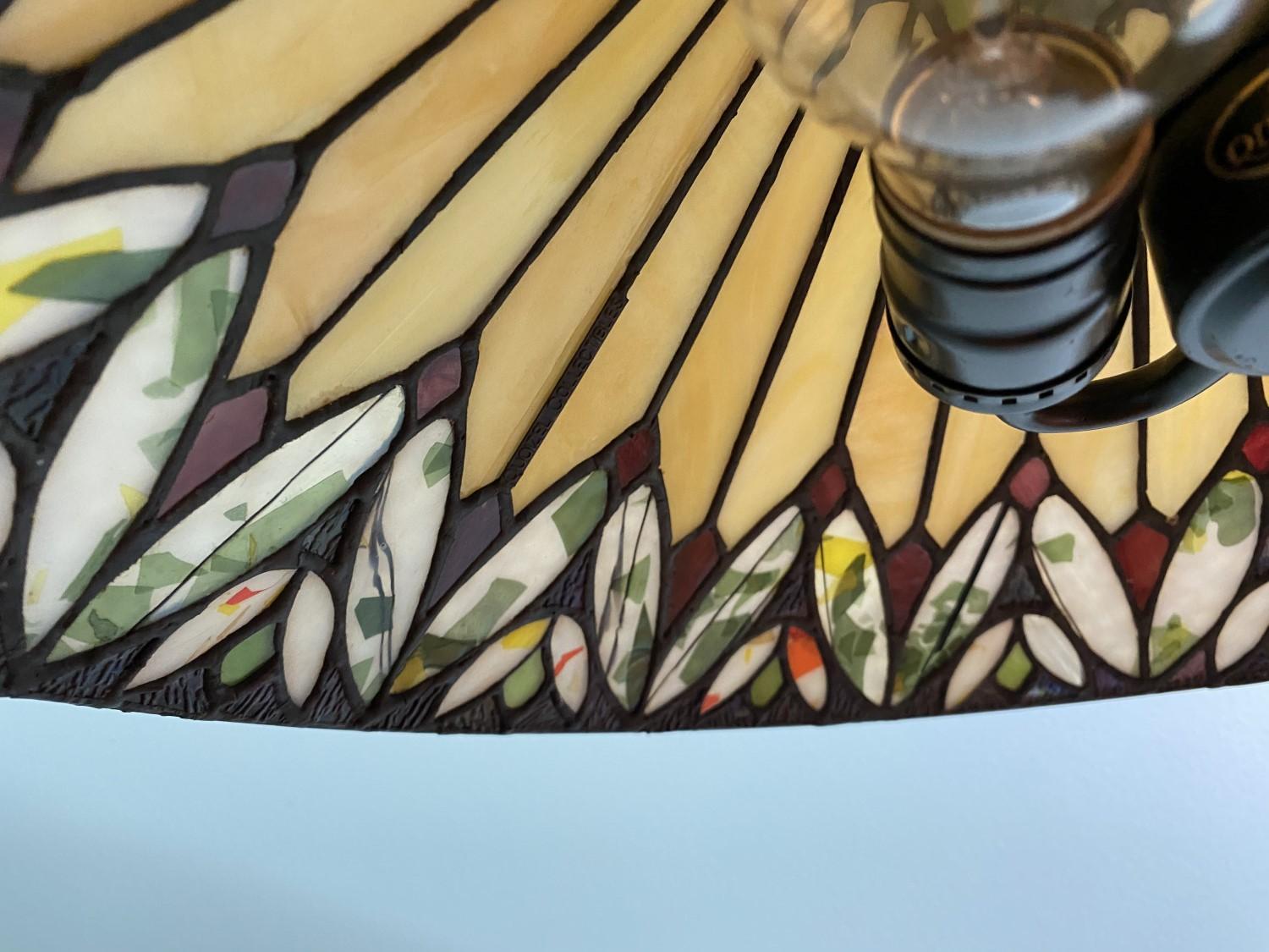 Quoizel Arts & Crafts Tiffany Style Stained Glass Lamp