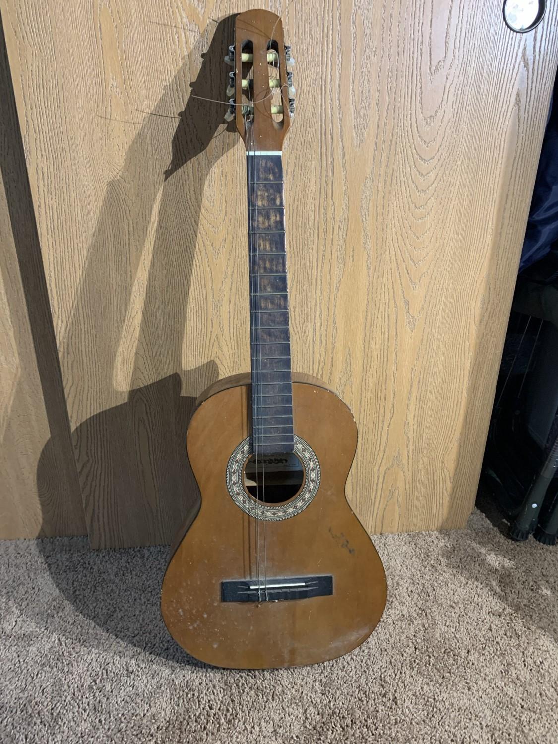 Franciscan Model CN 4 Guitar