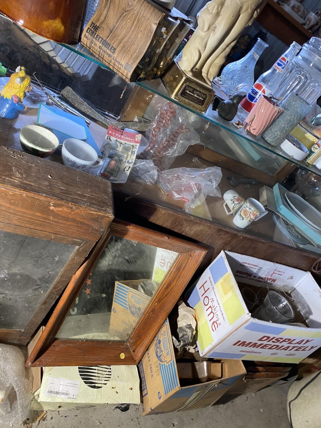 Large lot of vintage along wall