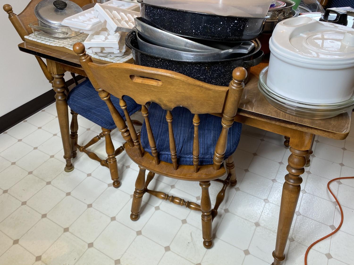 Vintage dining room table and four chairs