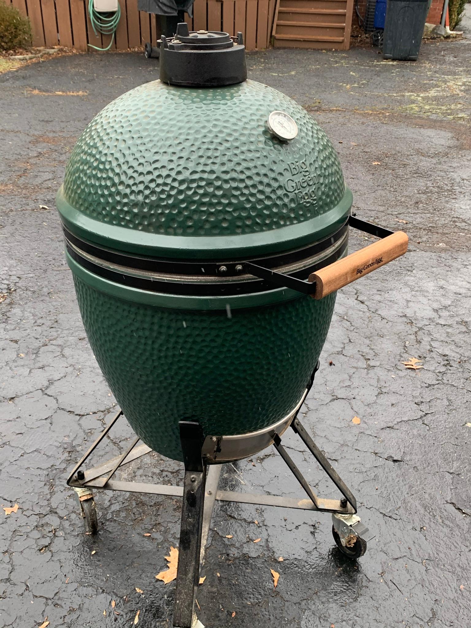 Big Green Egg Charcoal Grill