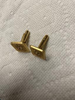 Pair of vintage United Nations UN cufflinks