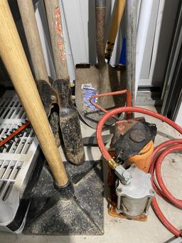 Group lot of hand tools, Pneumatic Pump