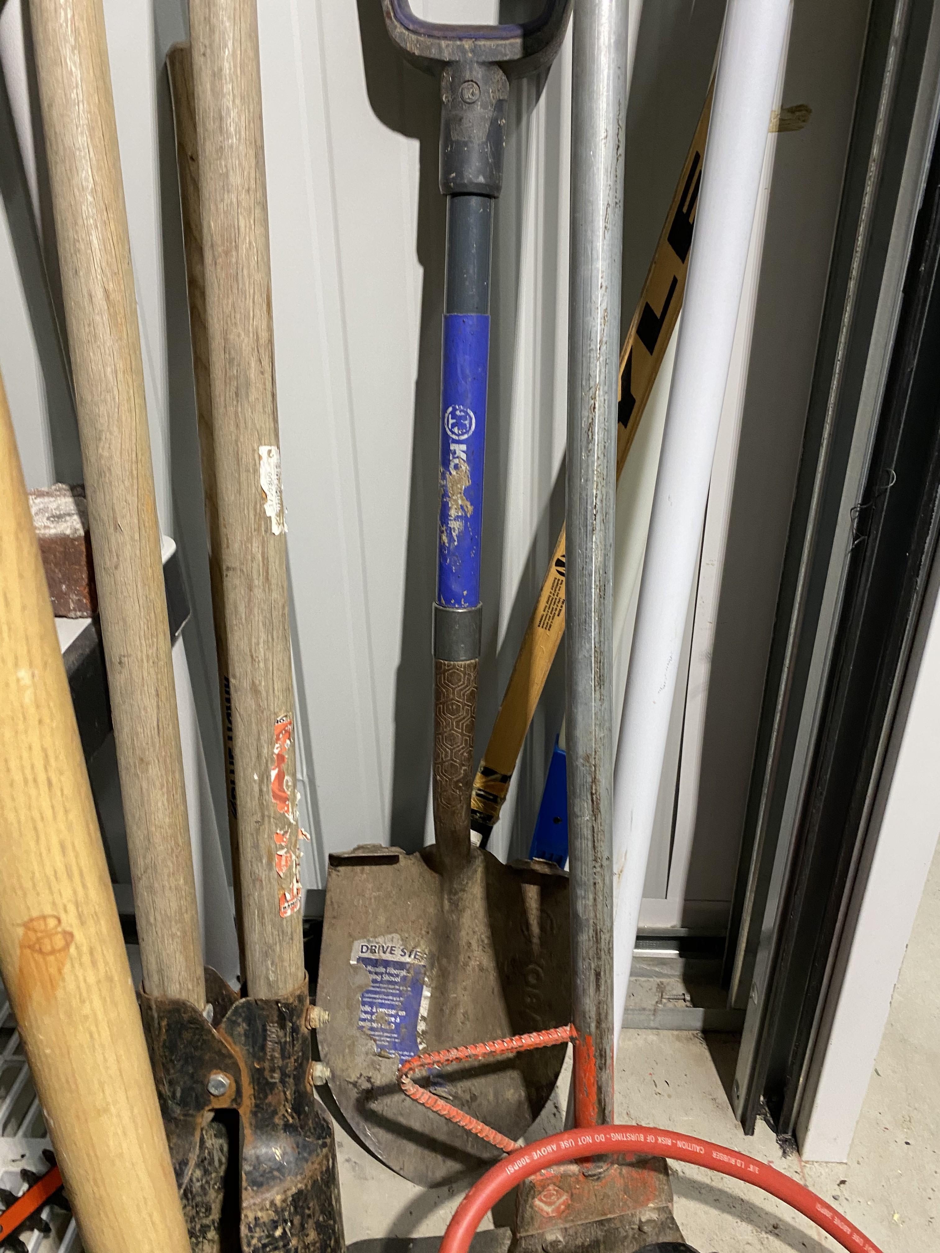 Group lot of hand tools, Pneumatic Pump