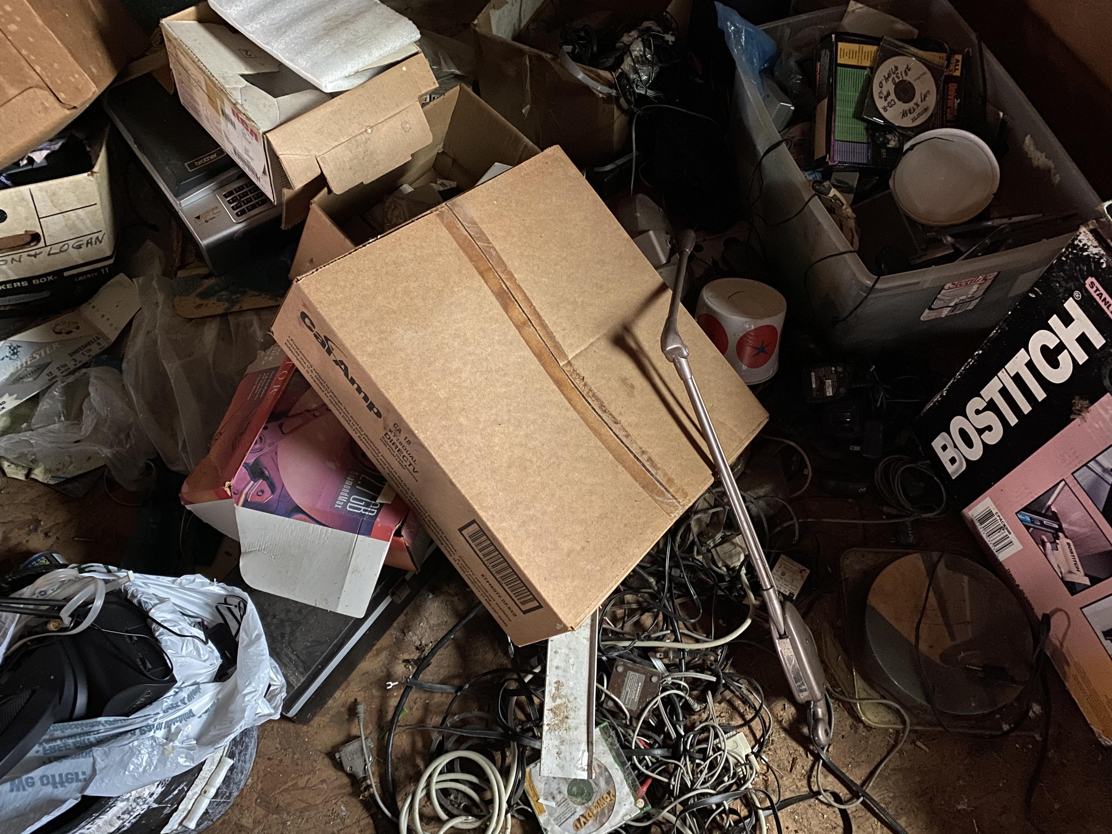 Large misc. barn attic cleanout lot