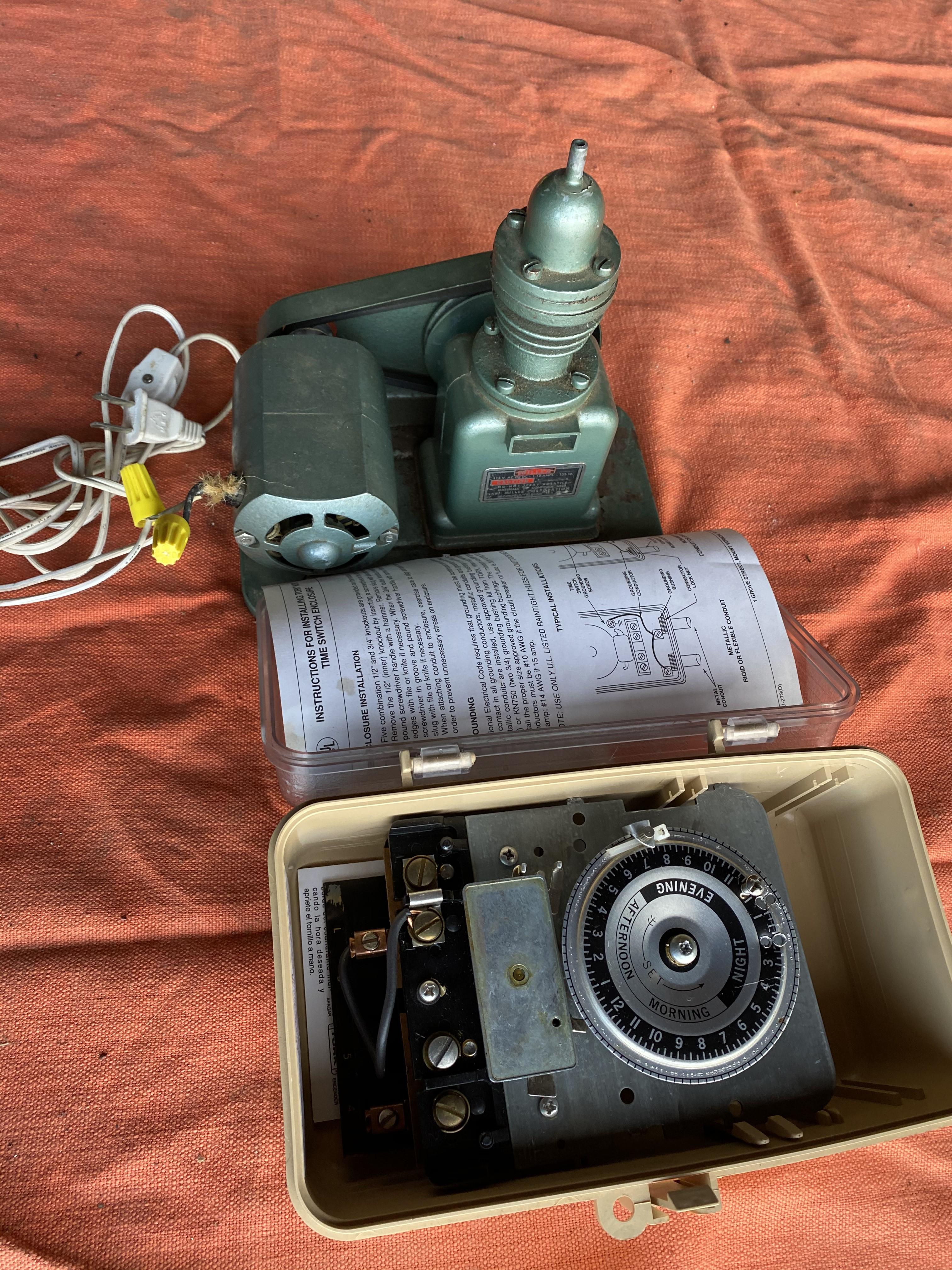 Small Vintage Spray Pump PLUS Timer