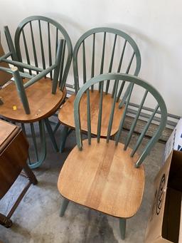 Group lot of four chairs