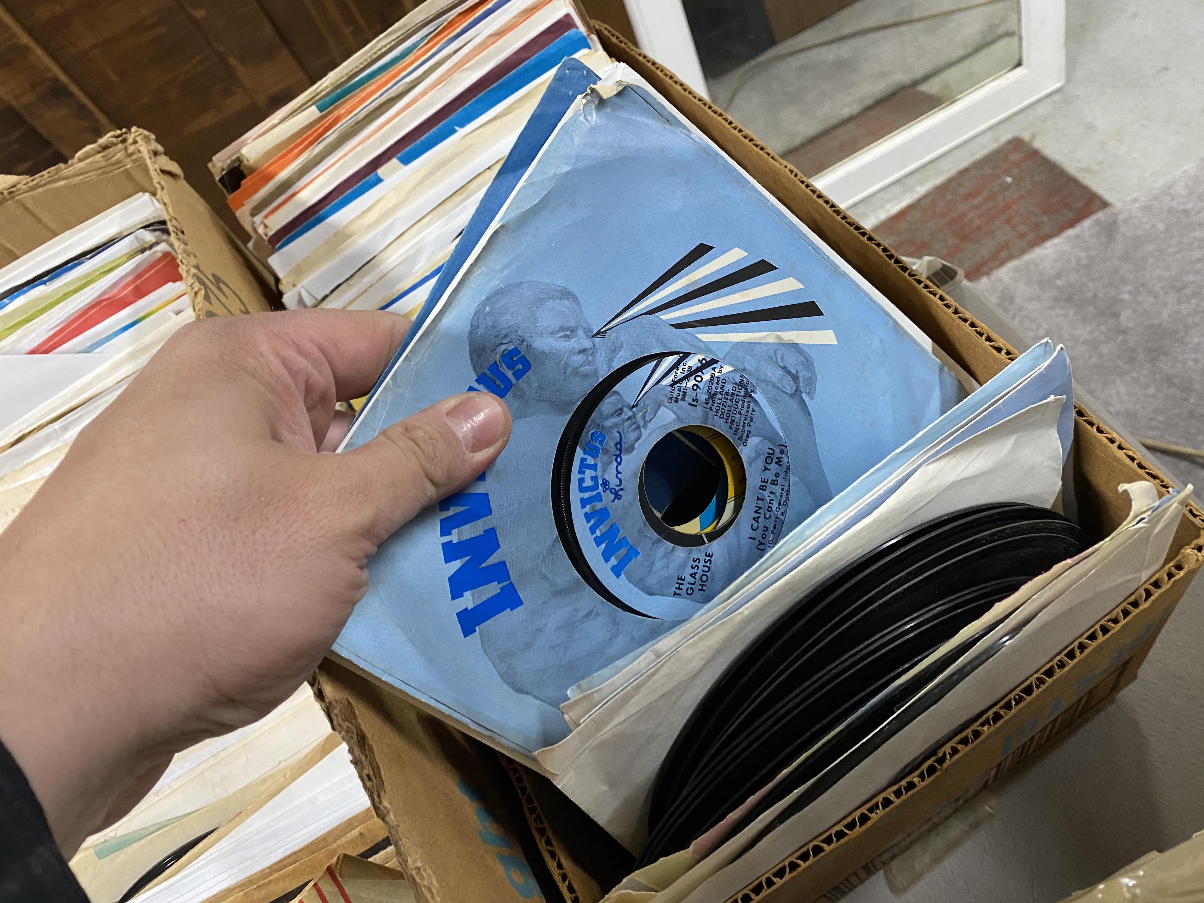 Very Large quantity of 45 records