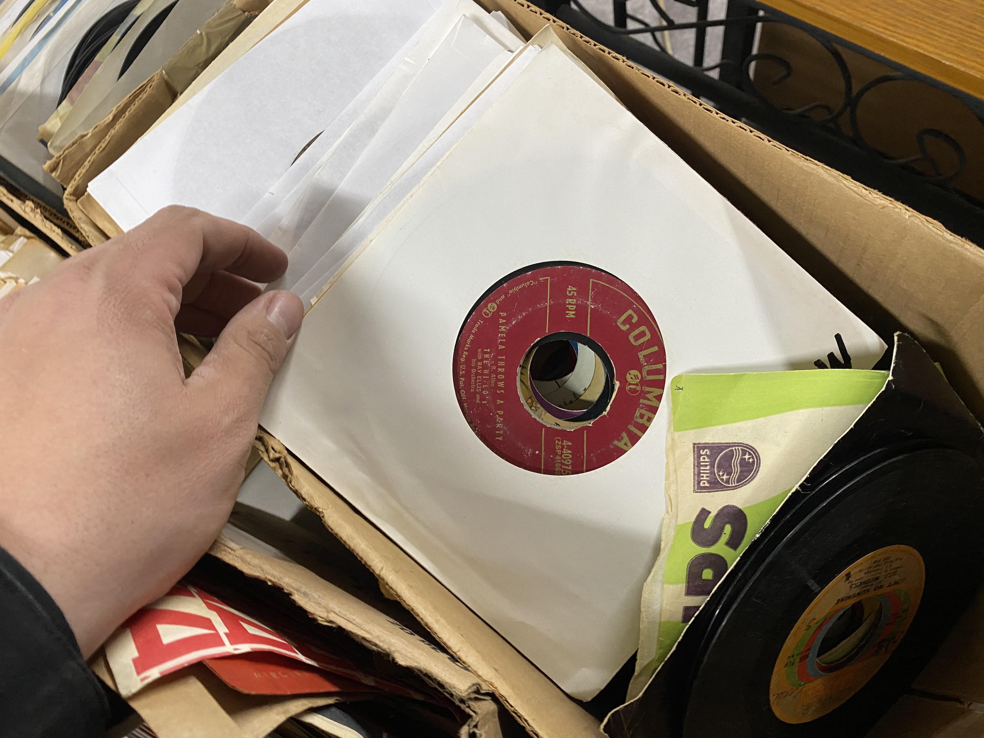 Very Large quantity of 45 records