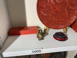 Cinnabar plate and box, small buddha and other Chinese objects lot
