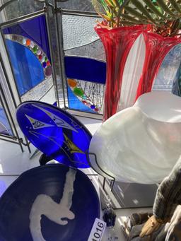Glass, art pottery, statue and more lot