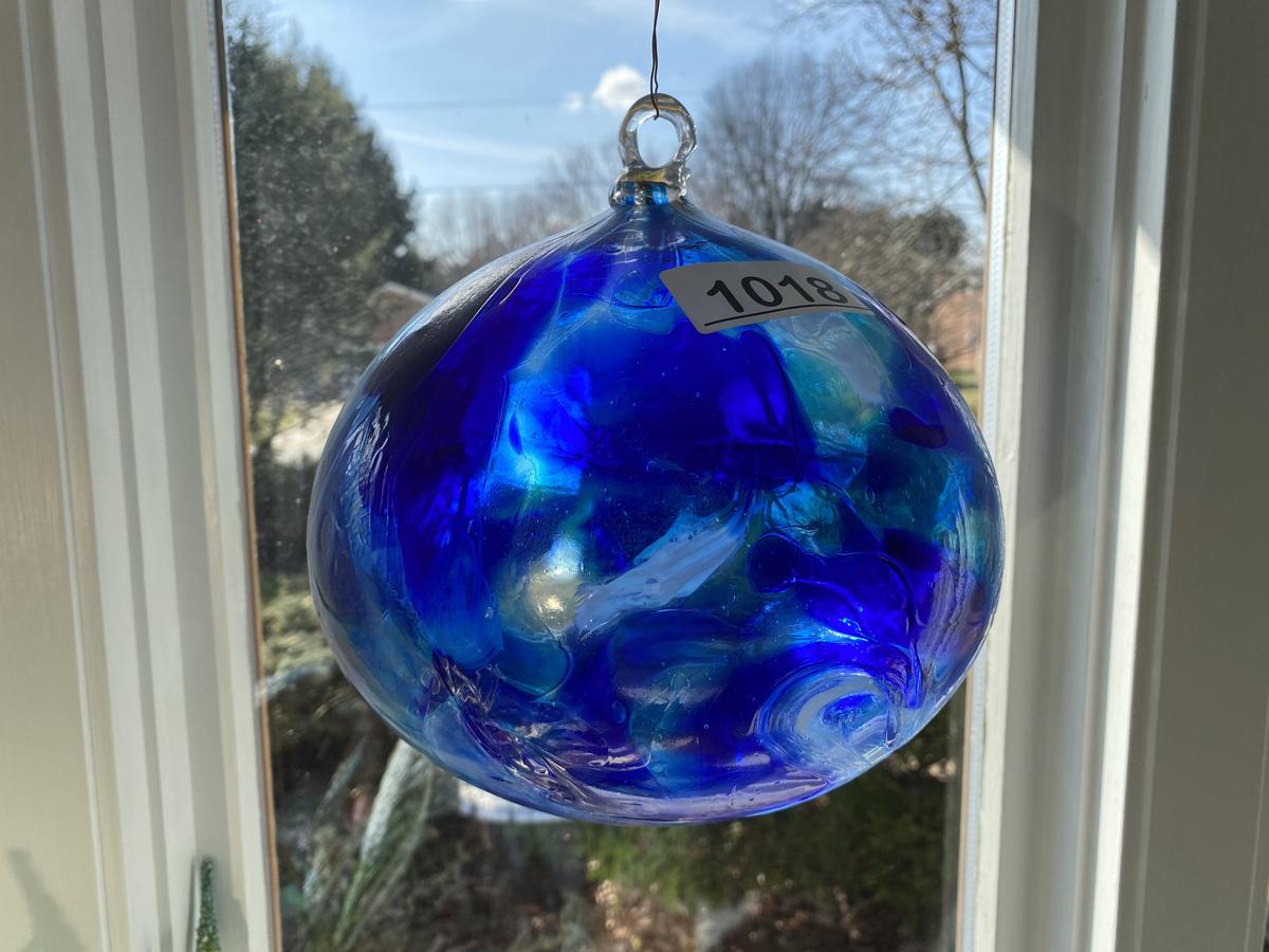 Hanging art glass ball or ornament