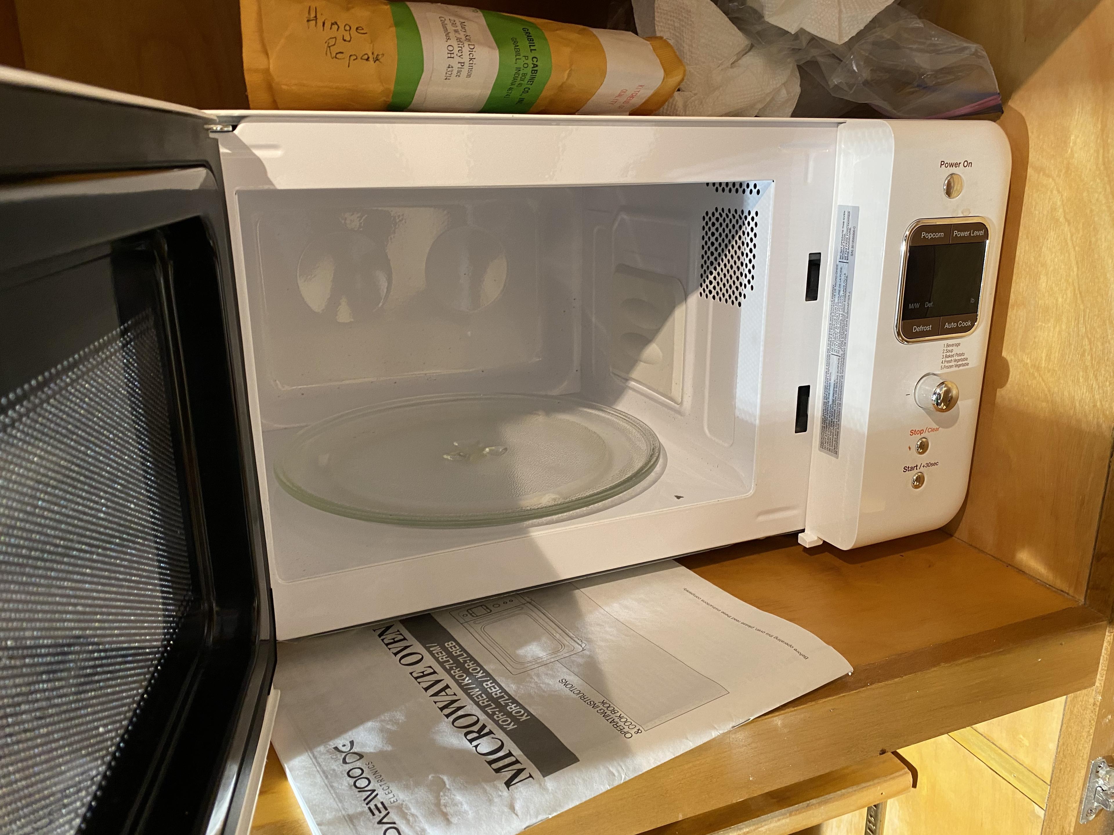 Daewoo Microwave with Manual