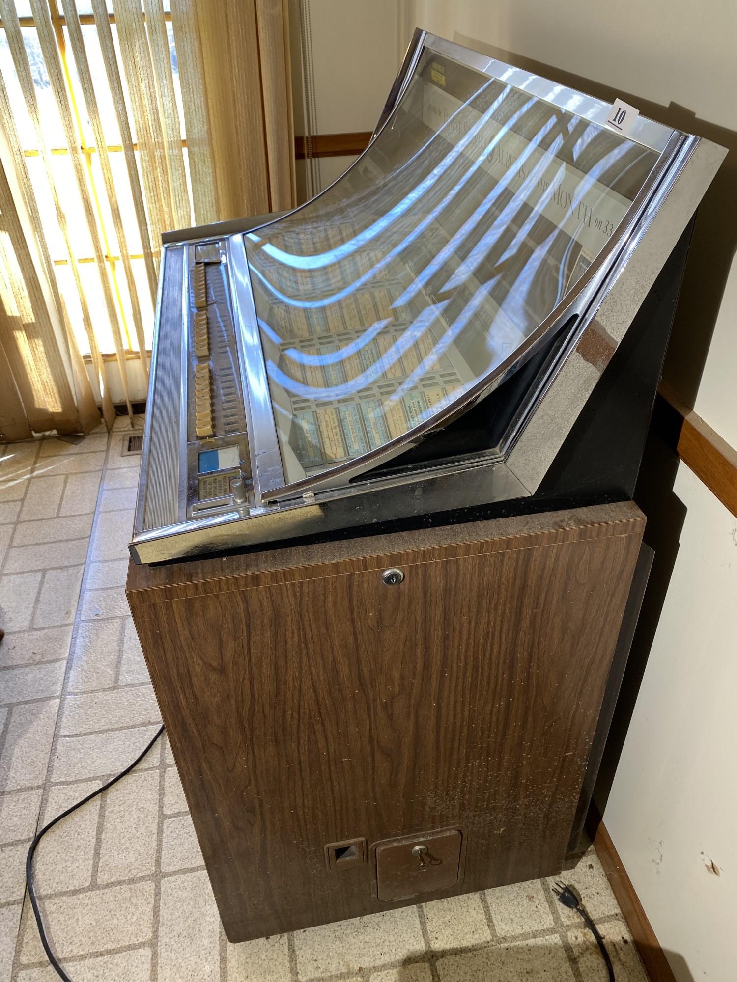 Vintage Seeburg Console Jukebox - Works