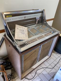 Vintage Seeburg Console Jukebox - Works