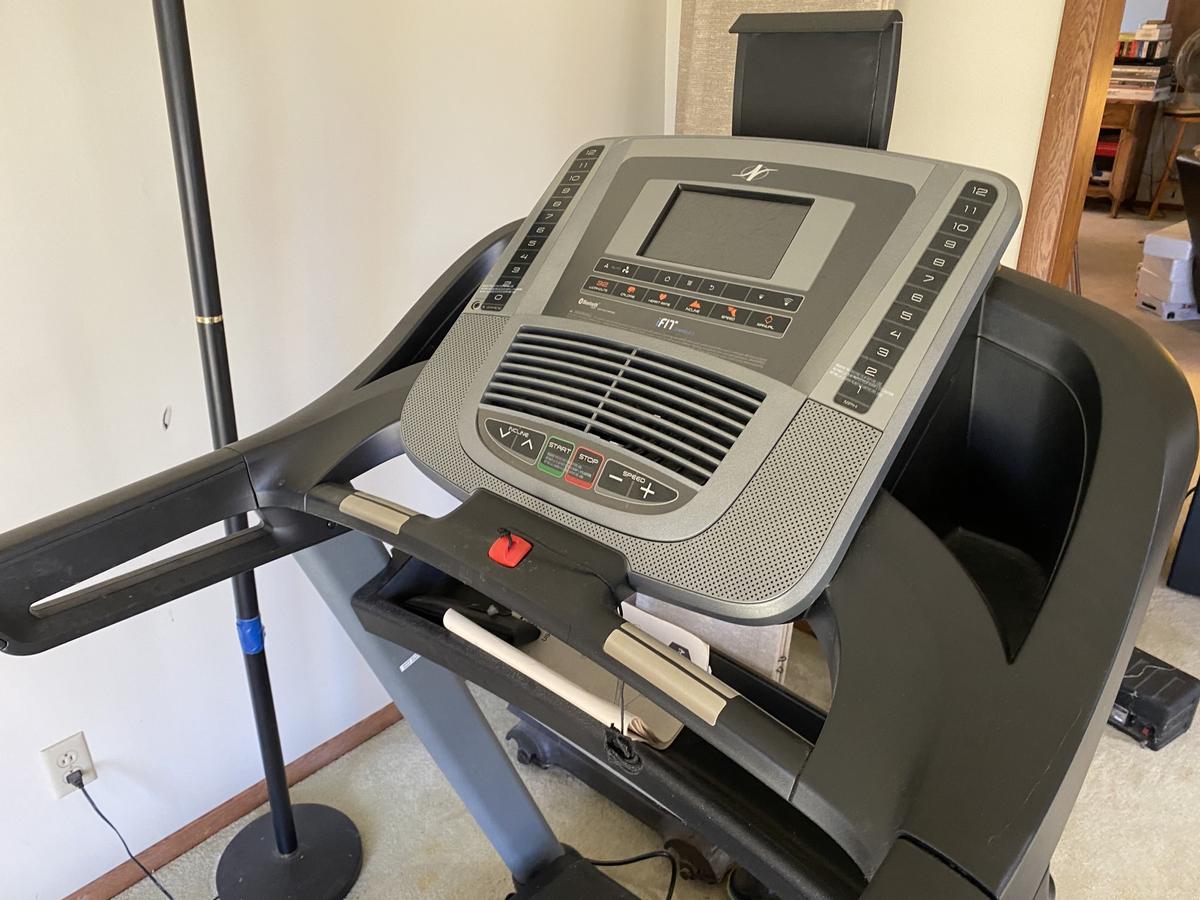 NordicTrack C 990 iFit Treadmill