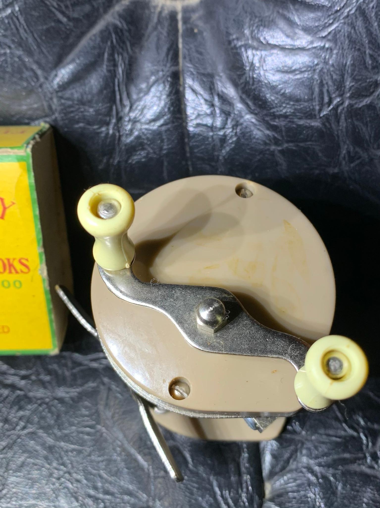 Vintage Vanguard Fishing Reel Model R-14 and Vintage Hooks