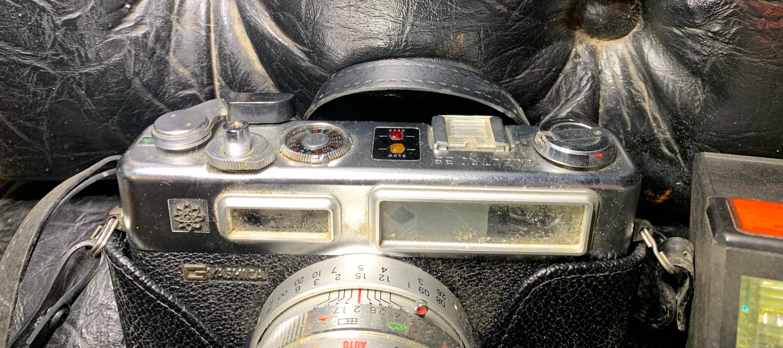 Yashica 35mm Gsn Camera with Flash