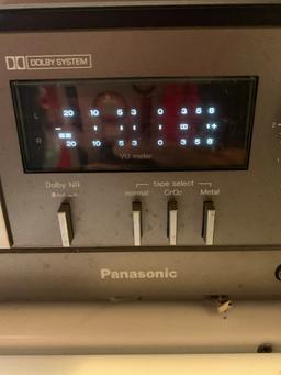 Panasonic Model SE-P44 Cassette and Turntable