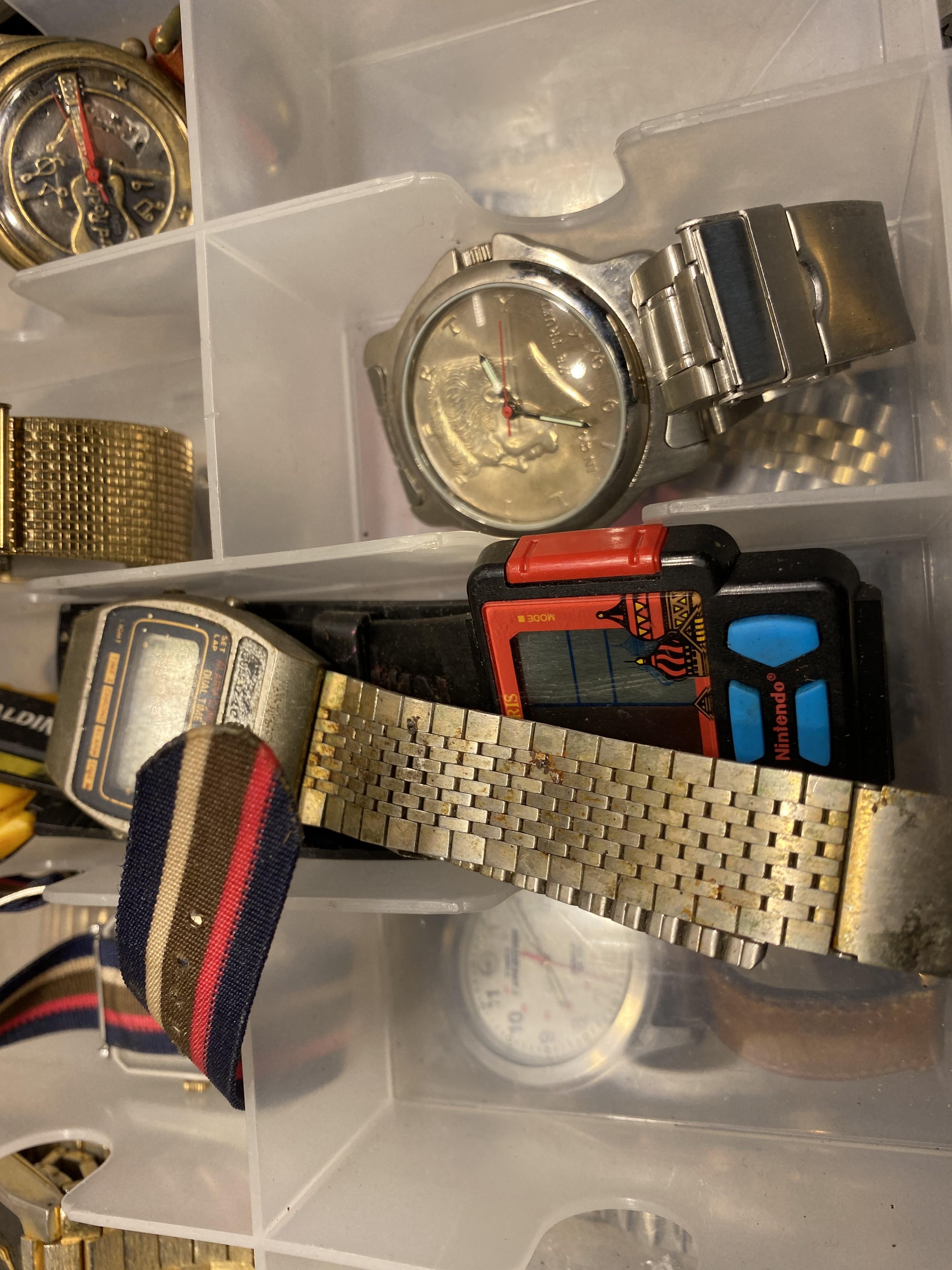 Group lot of assorted vintage watches