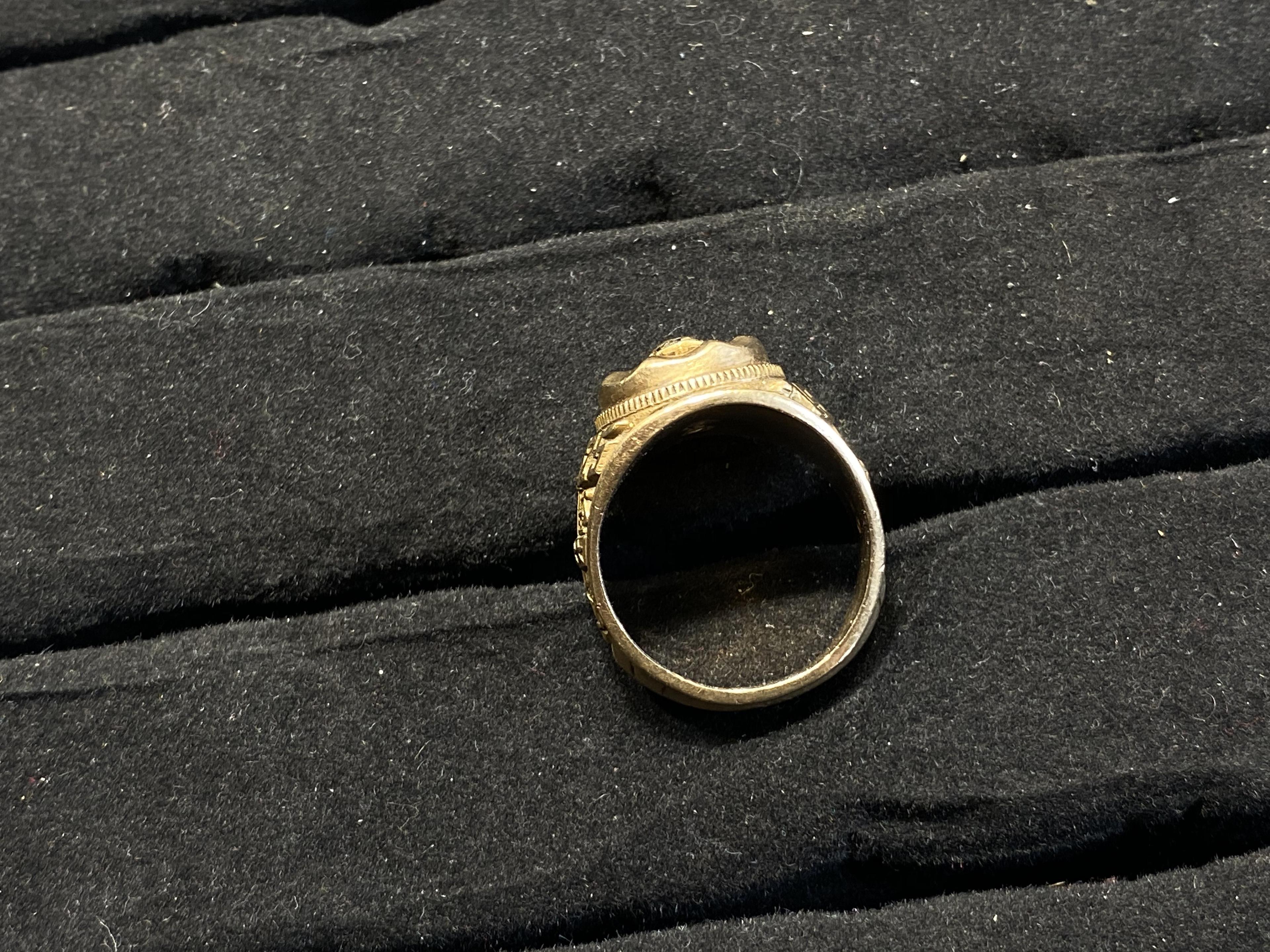 1975 10k Gold Class RIng 15.14 grams