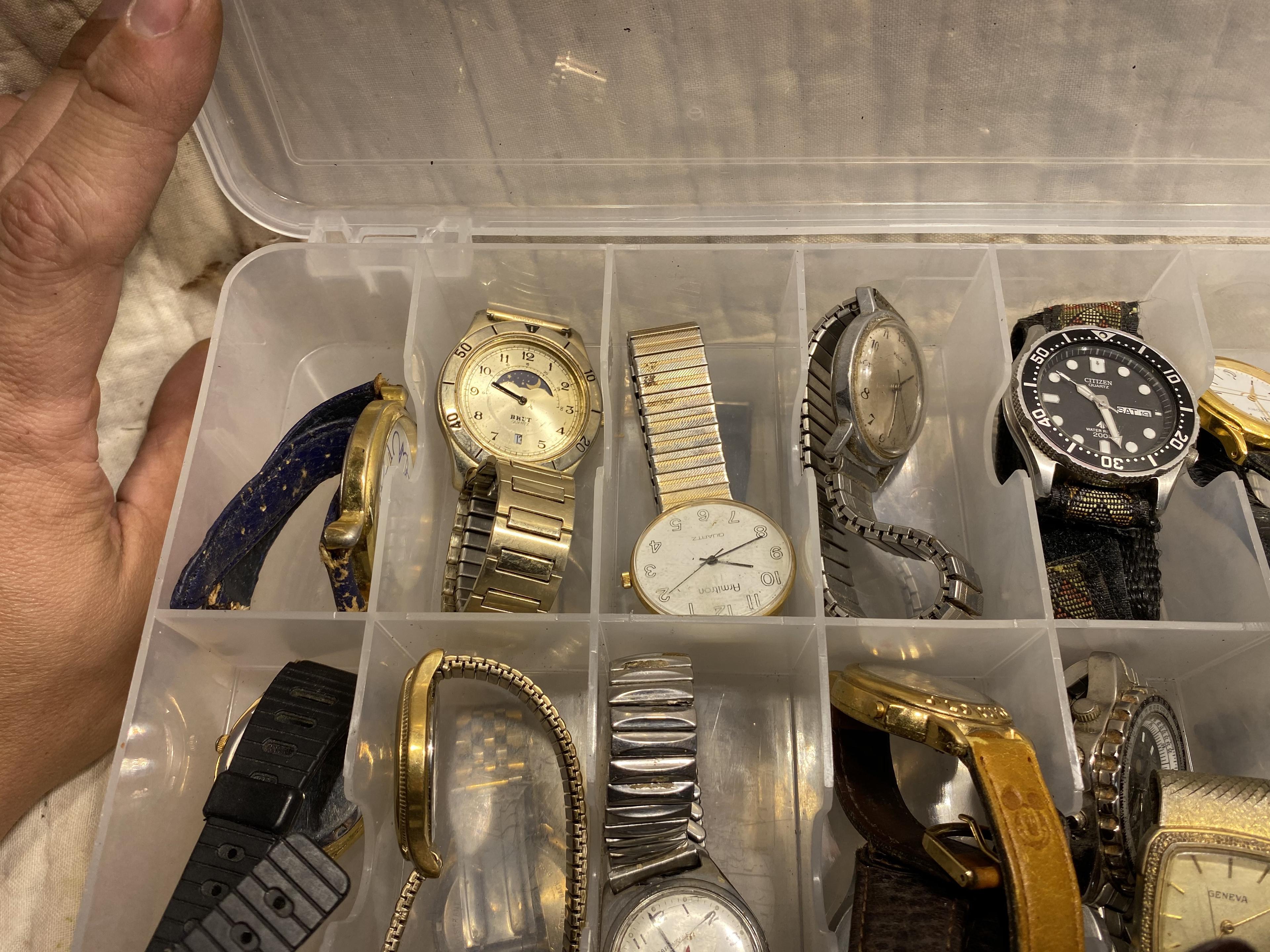 Group lot of assorted vintage watches