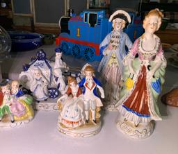 Vintage 5 Figures & Carriage