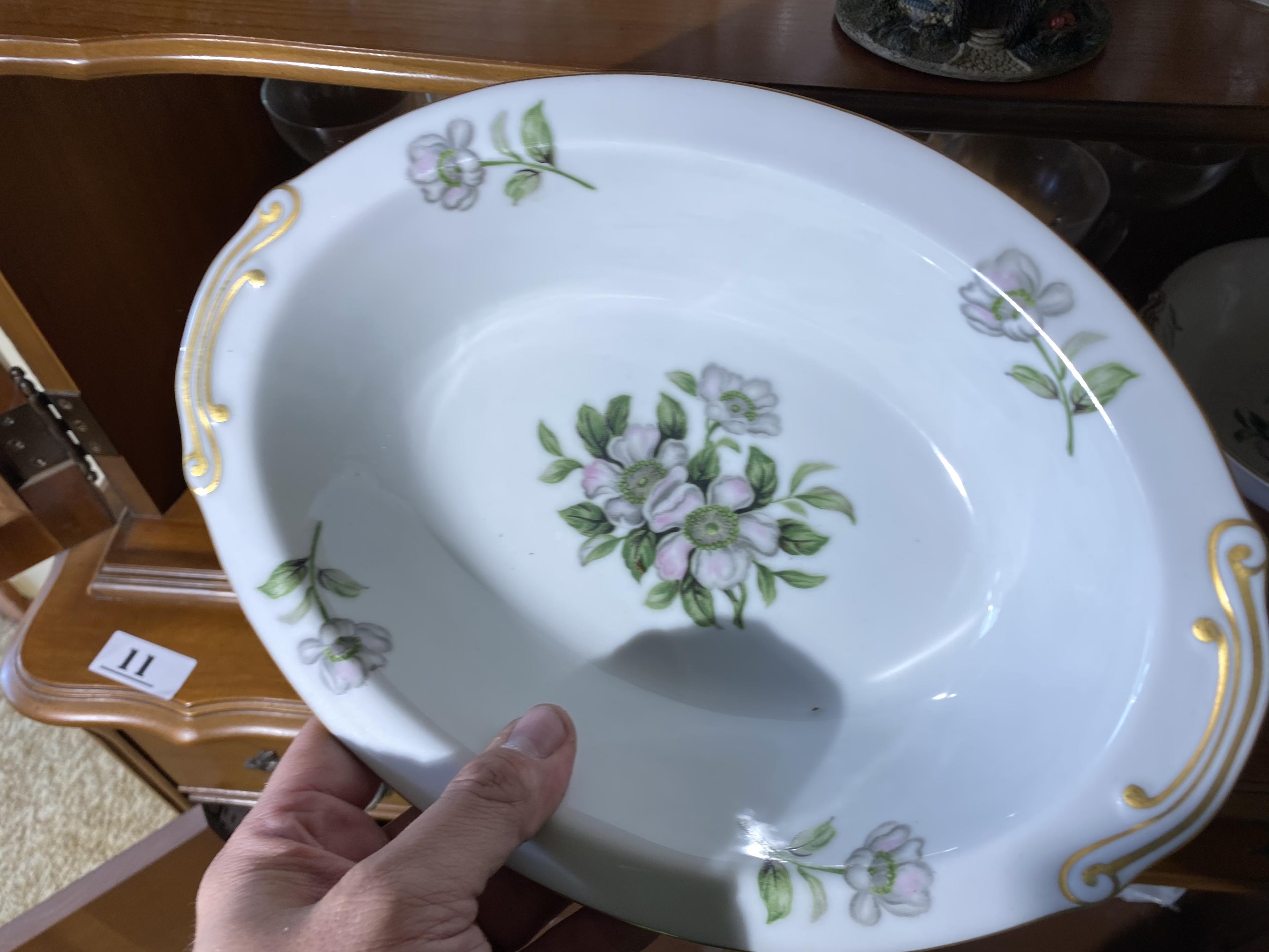 Contents of Hutch - Large China Set