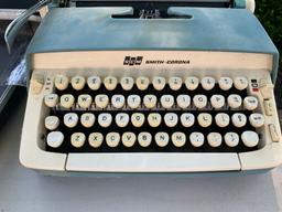 Vintage Galaxie Typewriter
