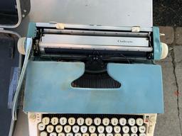 Vintage Galaxie Typewriter