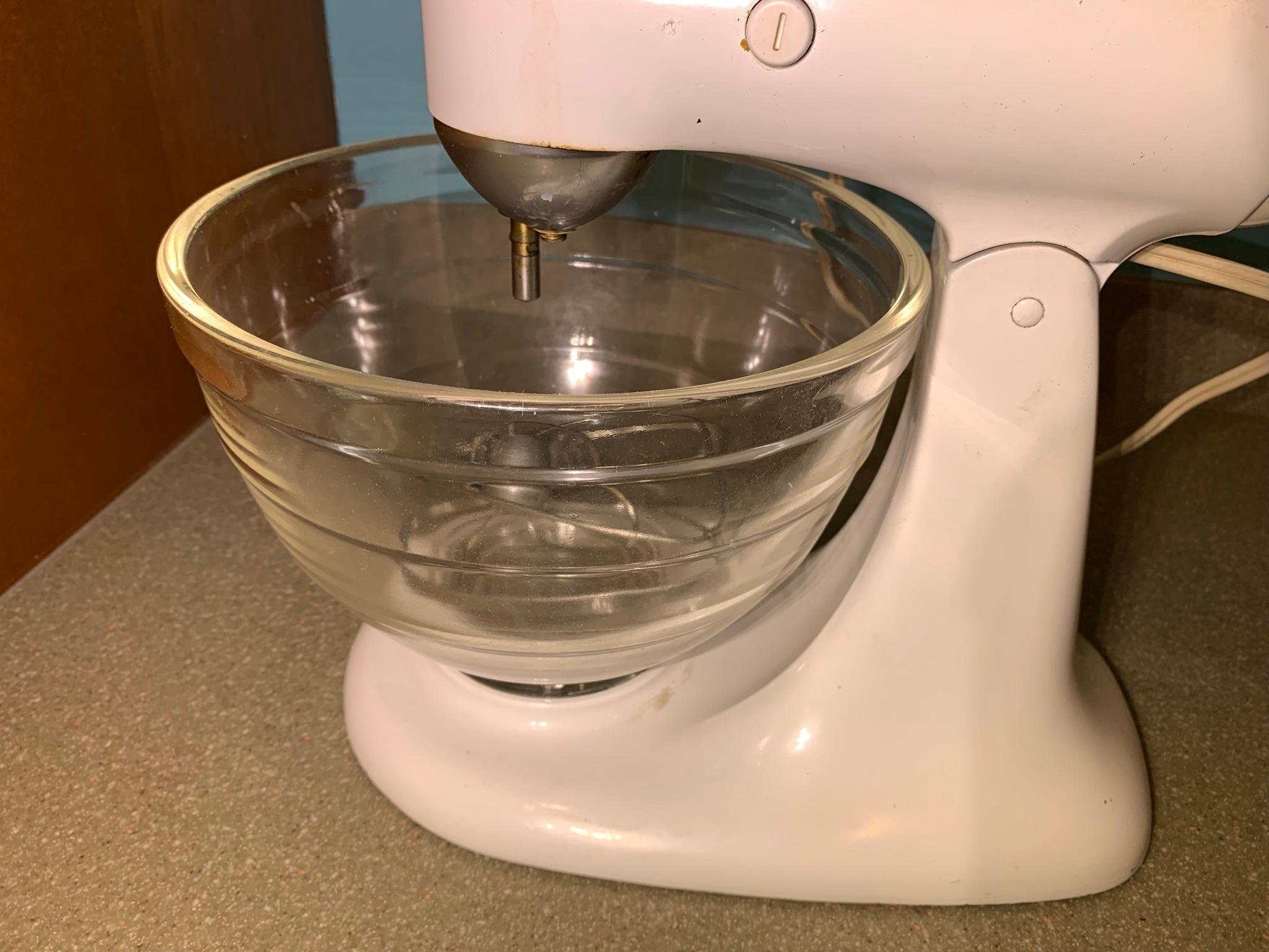 Vintage Kitchenaid Mixer Model 4C. Works