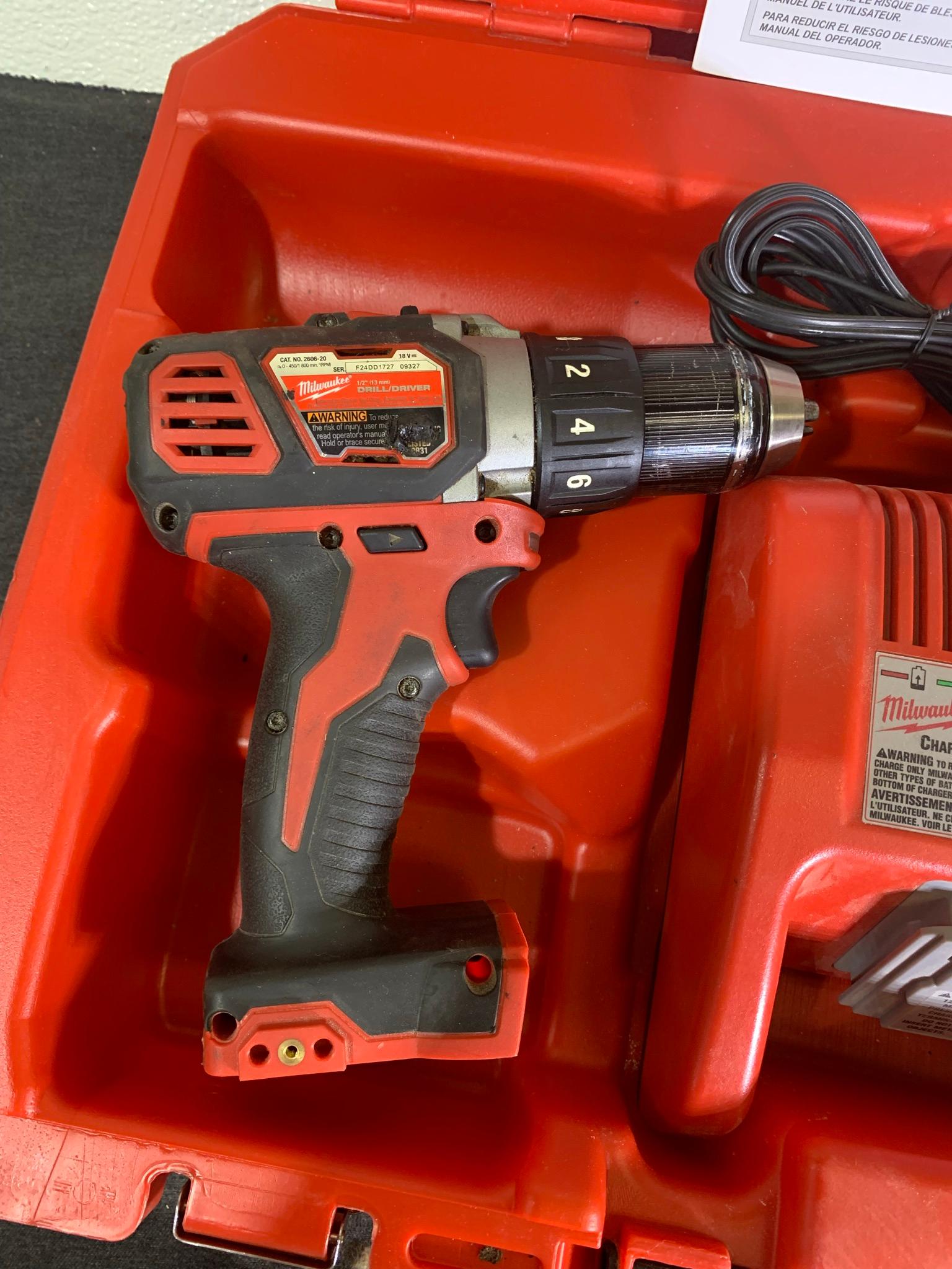 Milwaukee Cordless Drill Driver & Impact Wrench with Charger Battery & Case