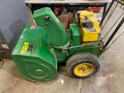 John Deere 524 Snow Thrower with Key.  Has Compression.