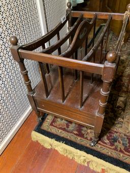 Magazine Rack with Drawer