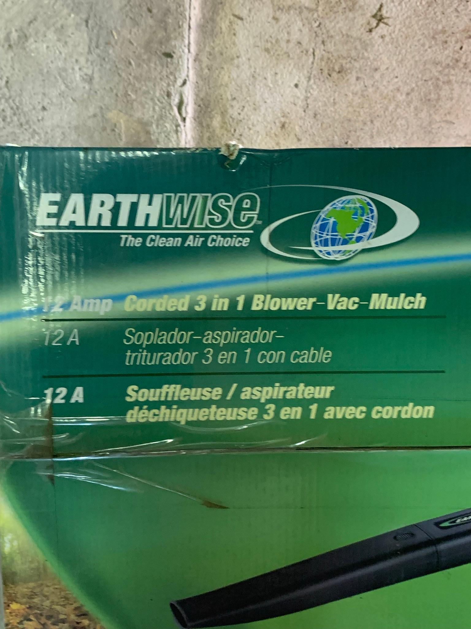 Earthwise 12 Amp Corded 3 in 1 Blower-Vac-Mulch.  Model BVM22012.  New in Box