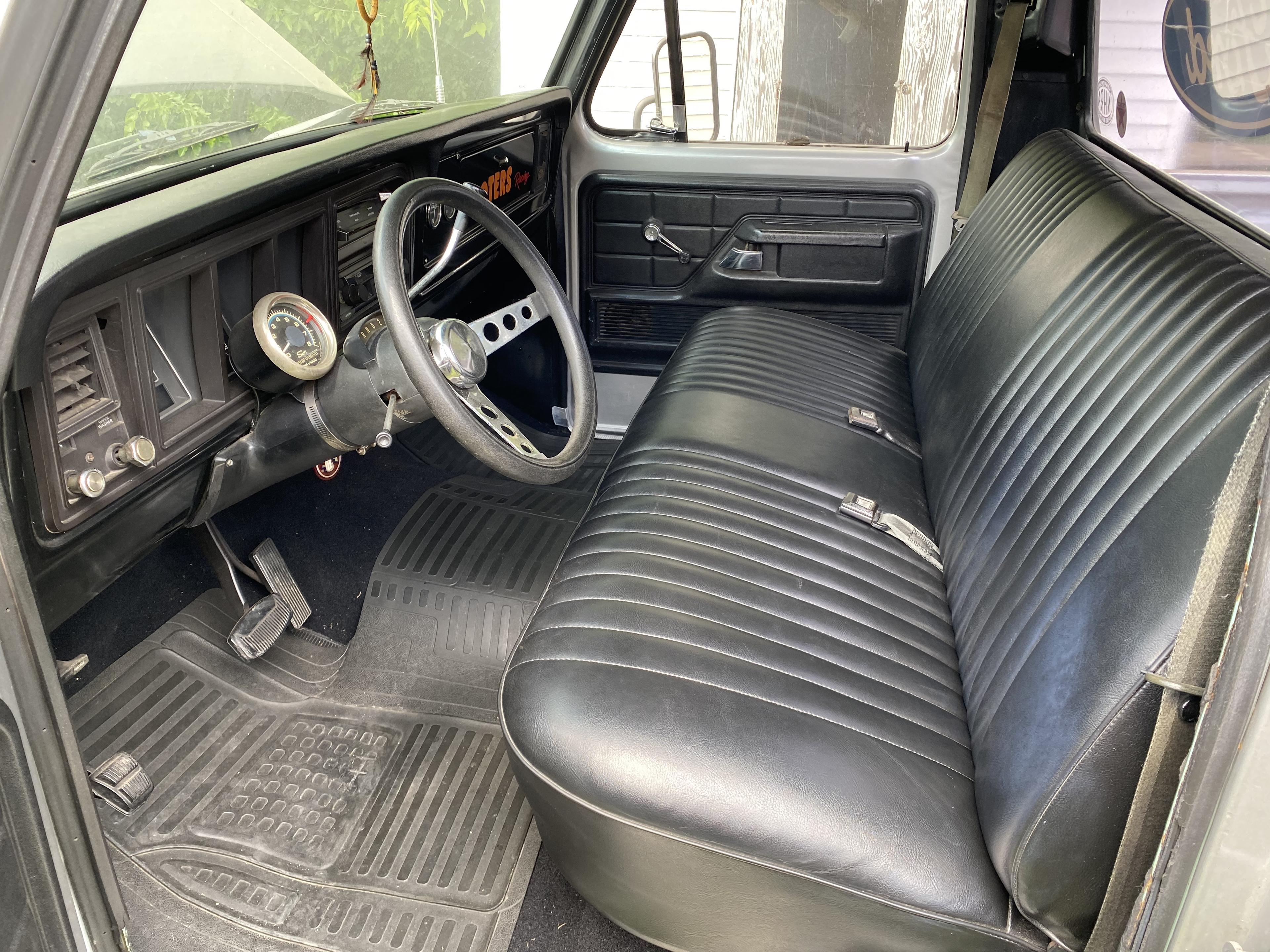 1977 Ford F100 Styleside Short Bed w/302 Engine