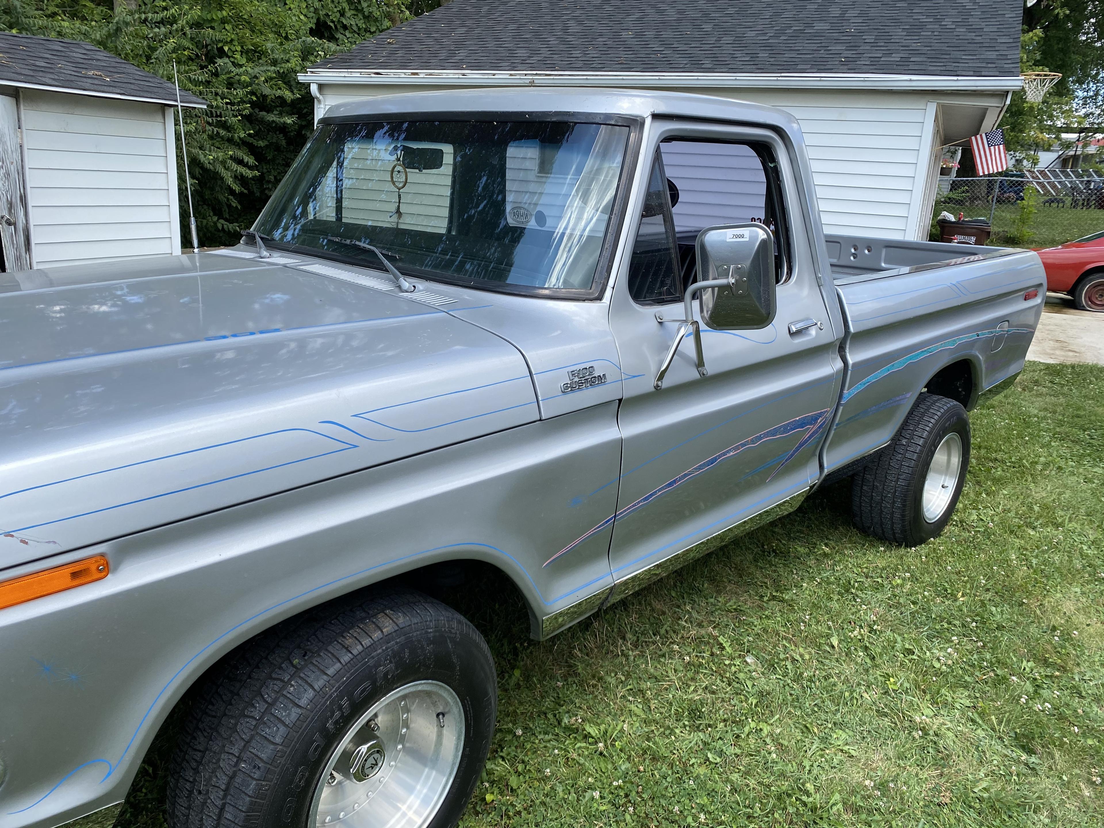 1977 Ford F100 Styleside Short Bed w/302 Engine