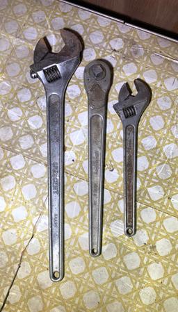 2 Crescent Wrenches & Ratchet