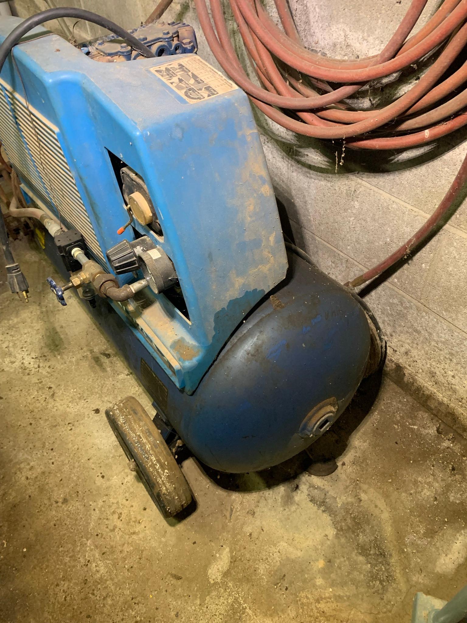 Campbell Hausfeld  Model VT6108 Air Compressor