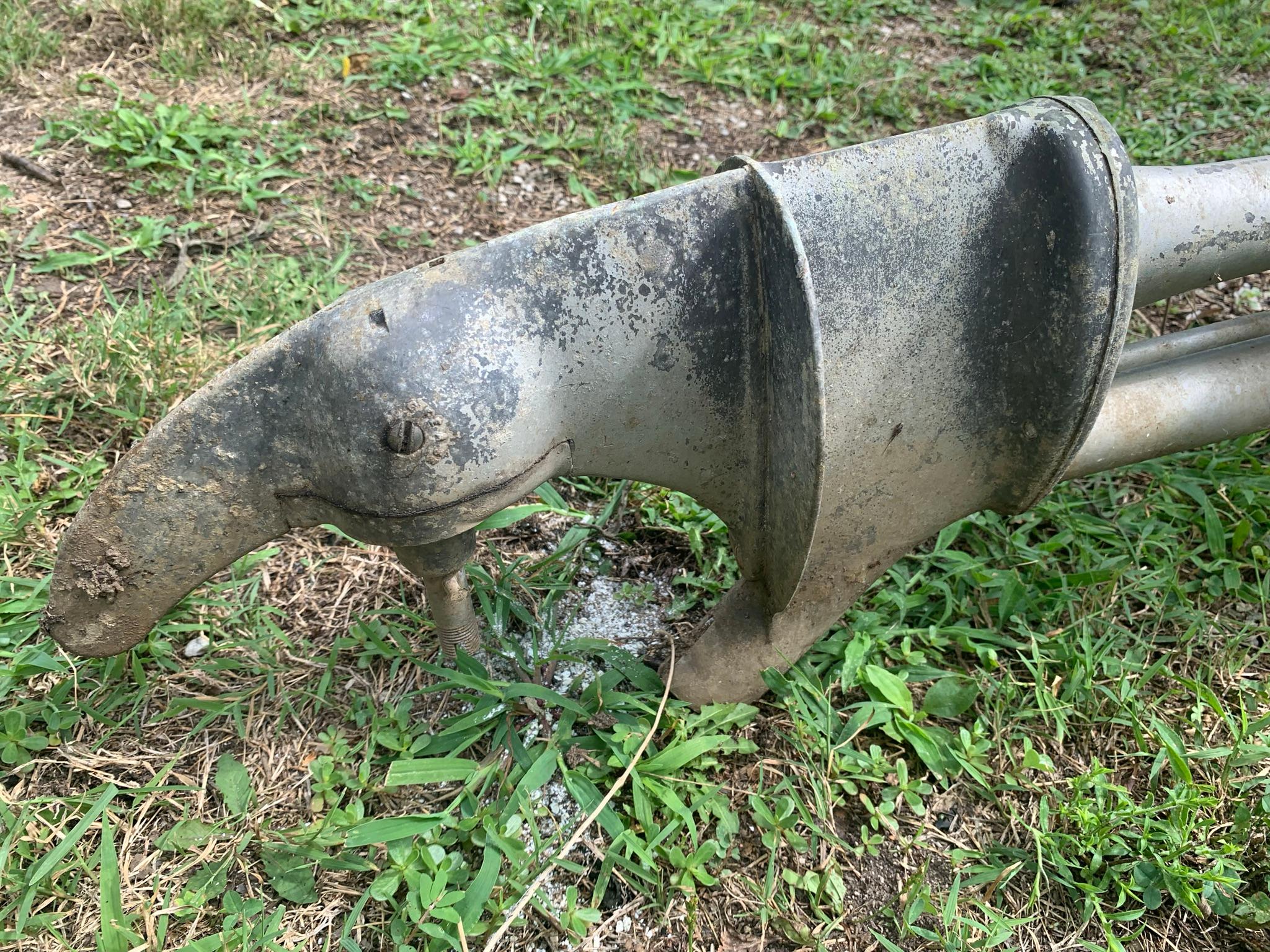 Vintage Evinrude Outboard Motor.  See Photos.