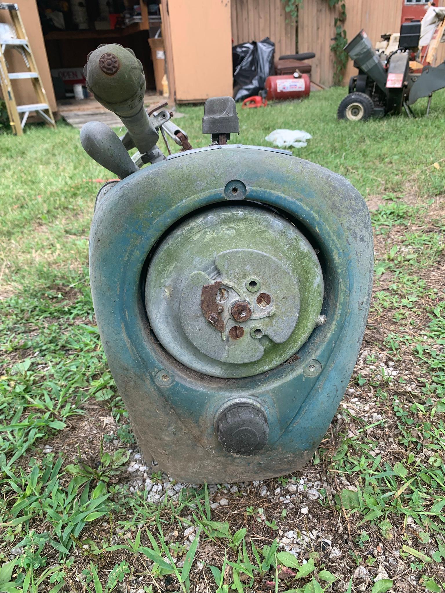 Vintage Evinrude Outboard Motor.  See Photos.