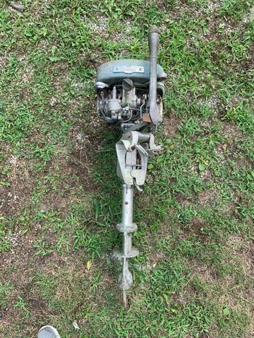 Vintage Evinrude Outboard Motor.  See Photos.