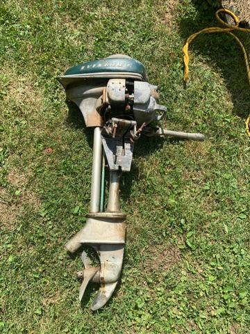 Vintage Evinrude Outboard Motor.  See Photos.