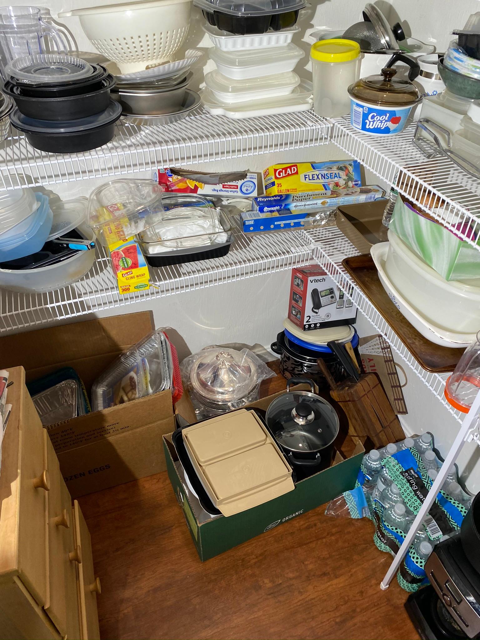 Large pantry contents lot