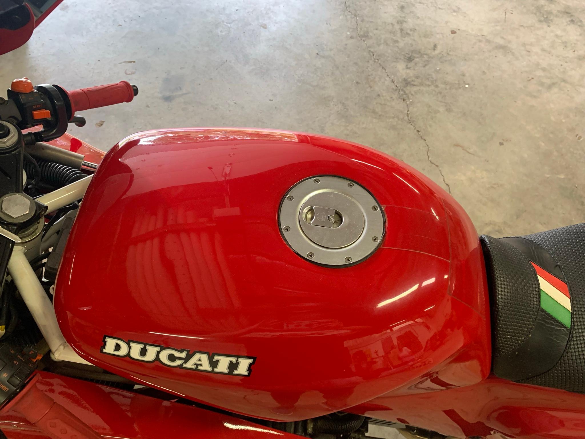 1990 Ducati 851 Sport Superbike. Clean Title & Many Parts Included.