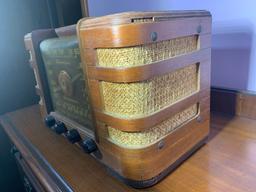 Vintage Crosley Overseas Radio