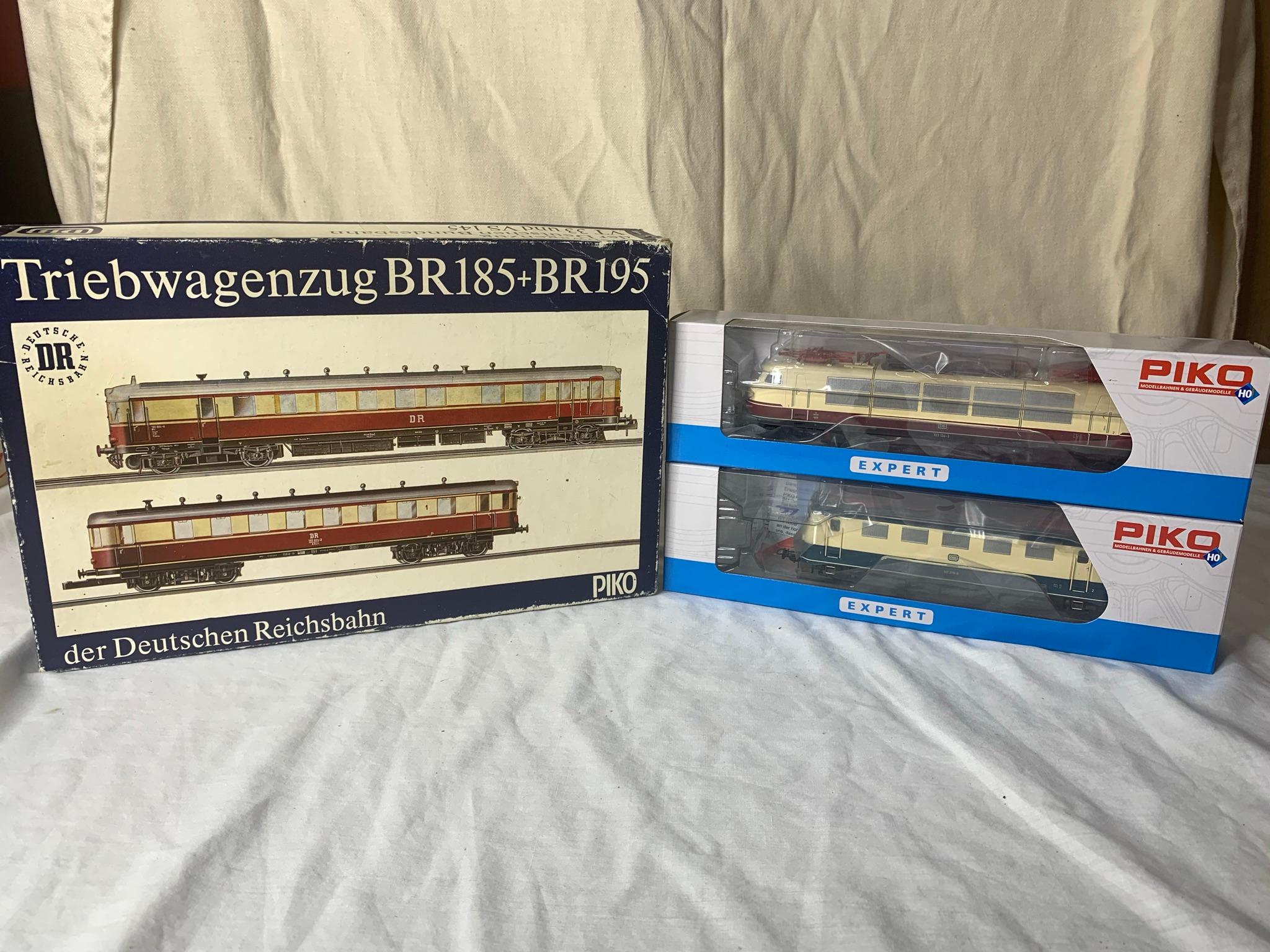 2 Piko & 1 Triebwagenzug Trains