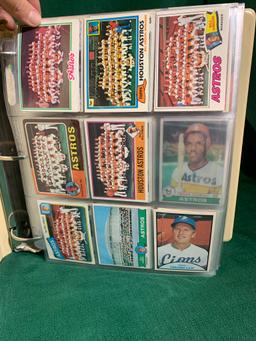 Binder 70's Astros, Braves, Cubs & Dodger Baseball Cards