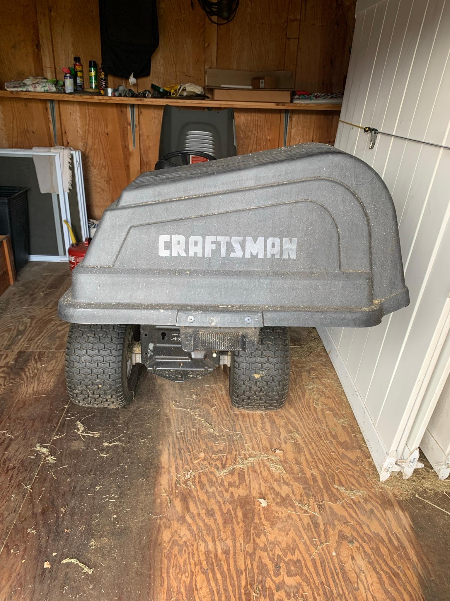 Craftsman Riding Mower Model 917 276400. Key. Runs. Attachments. See Photos