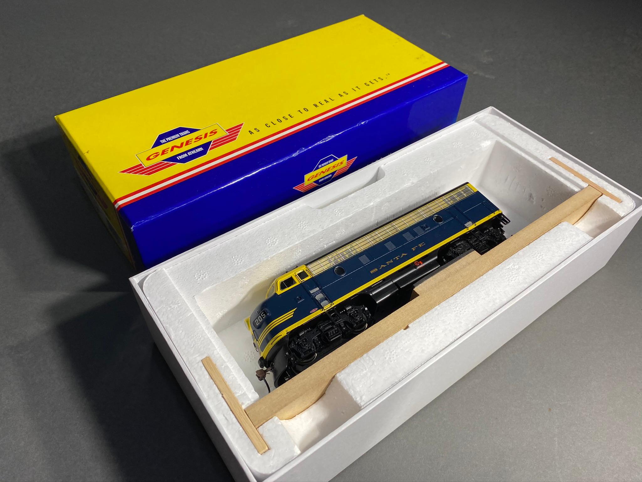 Genesis HO Model Railroad Santa Fe F-7A Locomotive